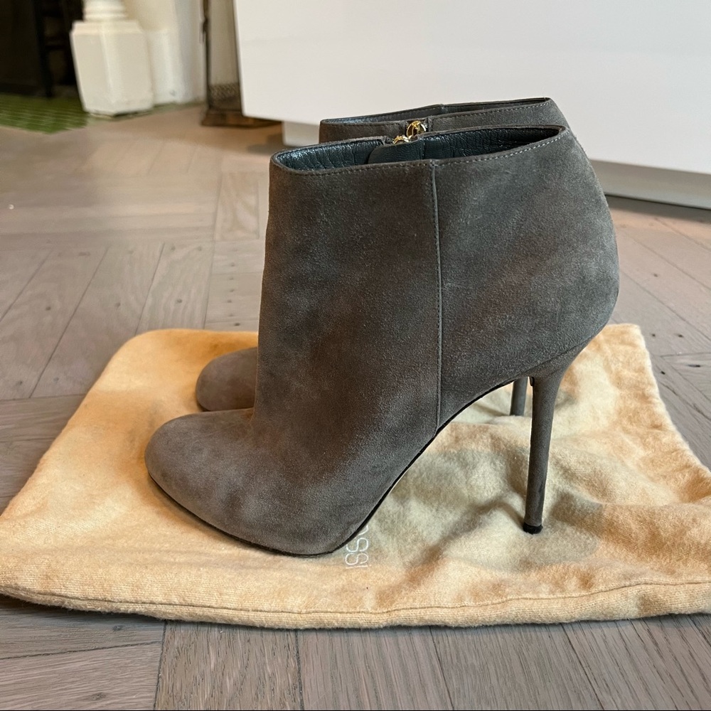 Sergio Rossi heeled booties sz 37.5